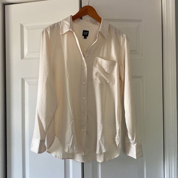 NWT GAP Silky Boyfriend Button-Up Blouse, ivory, size M - Picture 3 of 6